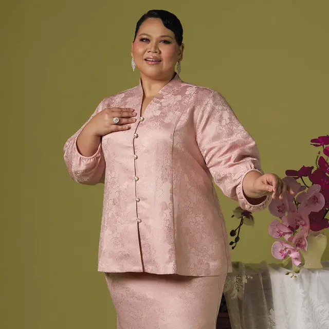 Ms. Read x Sherry Al-Hadad Modern Short Kebaya Set (Plus Size UK 12–24)